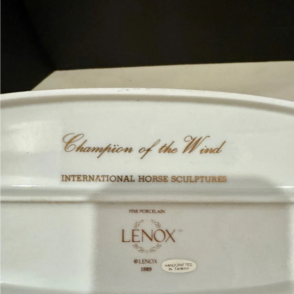 Lenox Majestic Brown Horse Sculpture - Picture 4 of 4